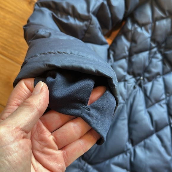 Athleta goose down puffer jacket. - Picture 4 of 8